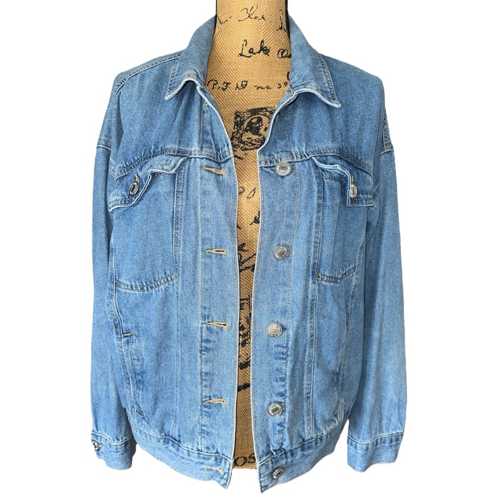 Forever 21 Women’s Blue Medium Wash Denim Button Front Jean Jacket Size M